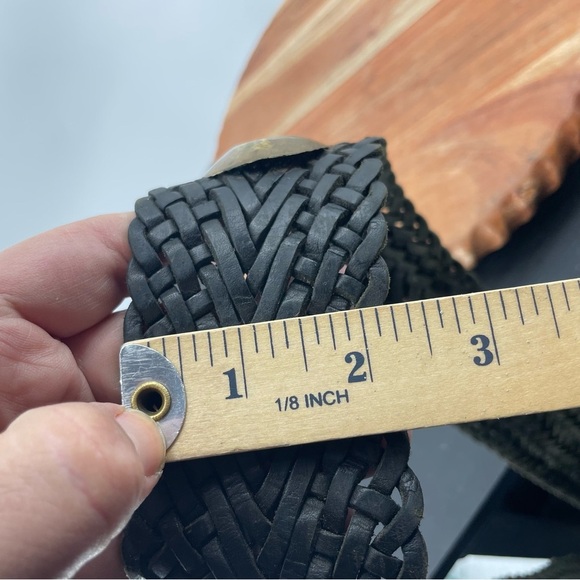 vintage Wide Woven Black Belt Large Brass Medallion Buckle Statement Piece - Picture 6 of 6